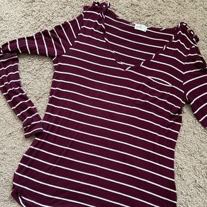 Long sleeve cold shoulder shirt